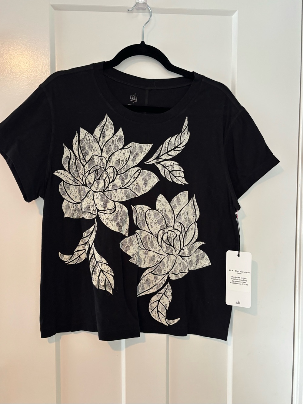 CAbi client Appreciation Black Tee with White Floral Motif med